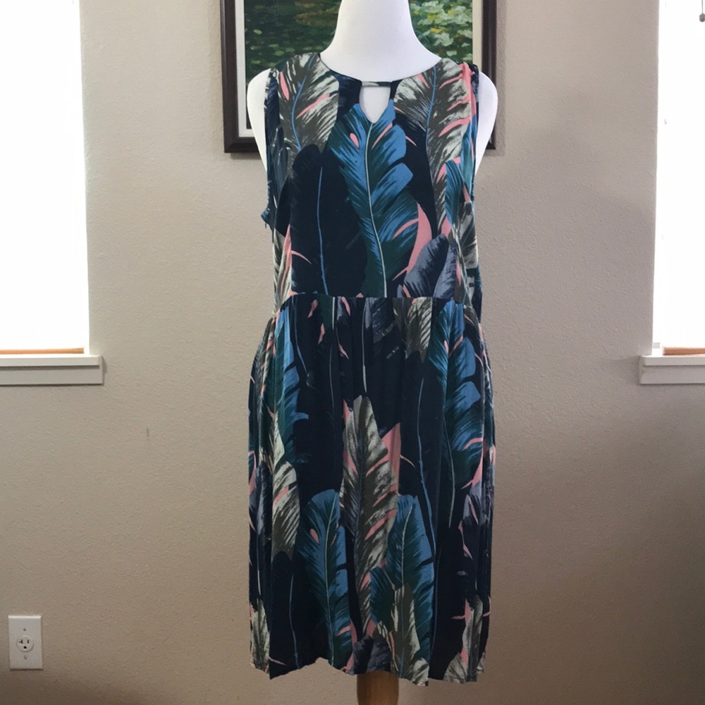 Blue tropical print midi sleeveless dress